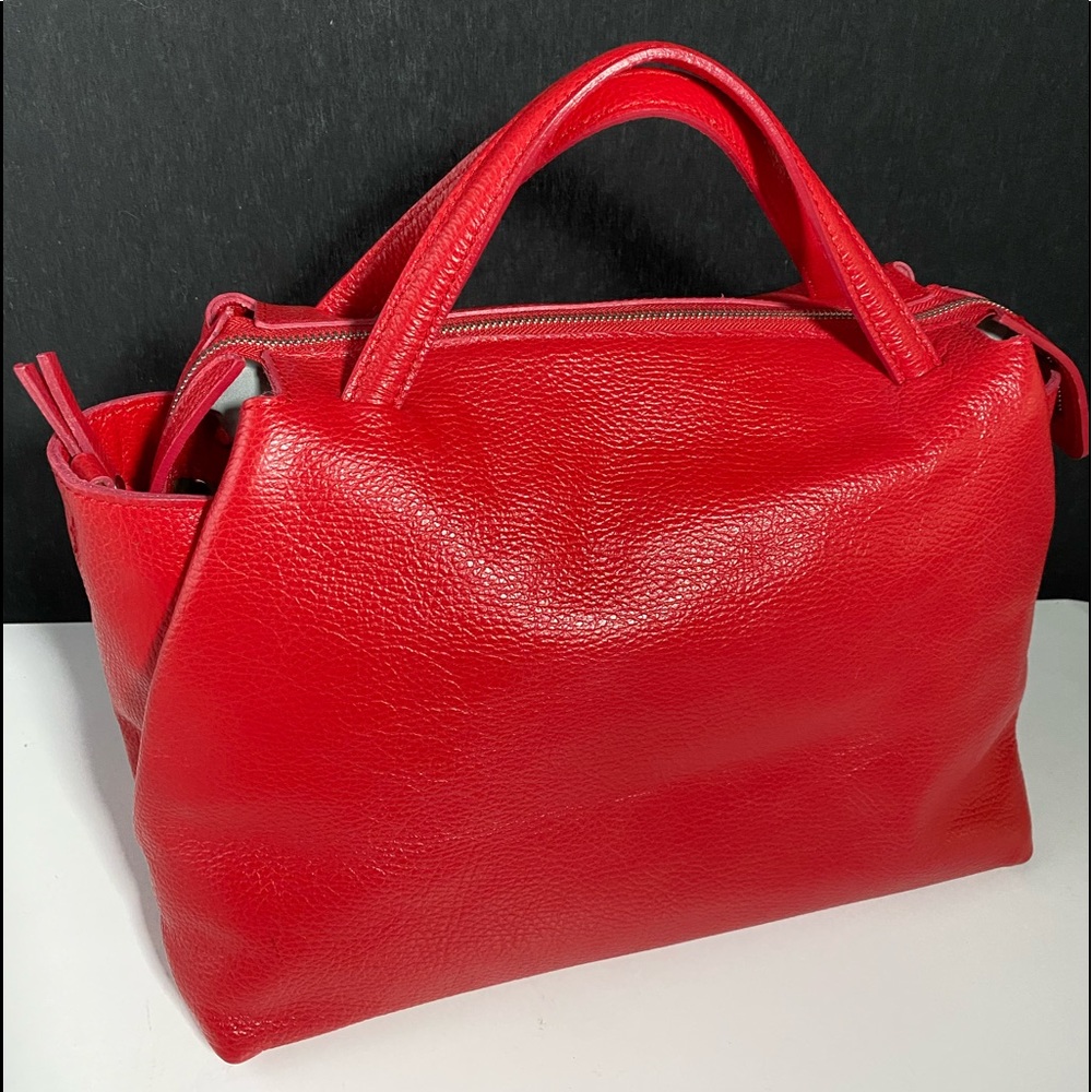The roomy tote